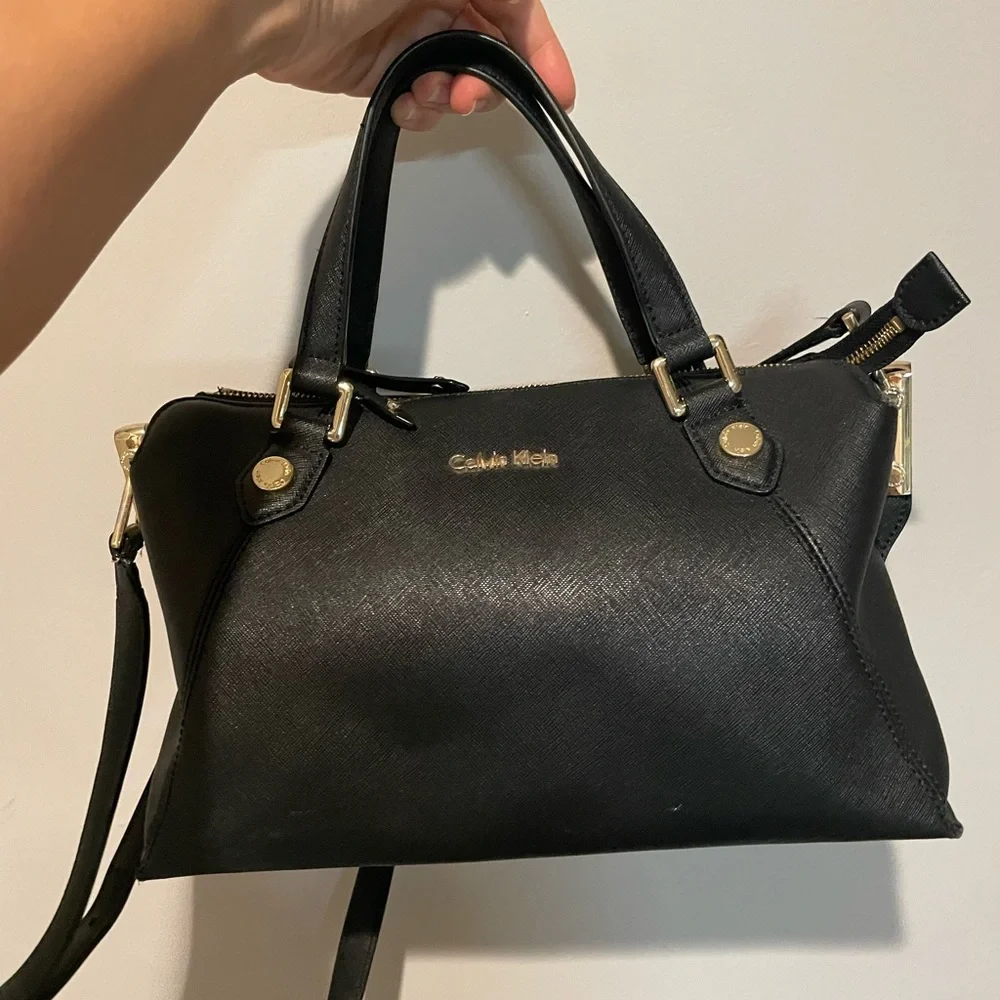 Calvin Klein leather bag - Picture 2 of 6